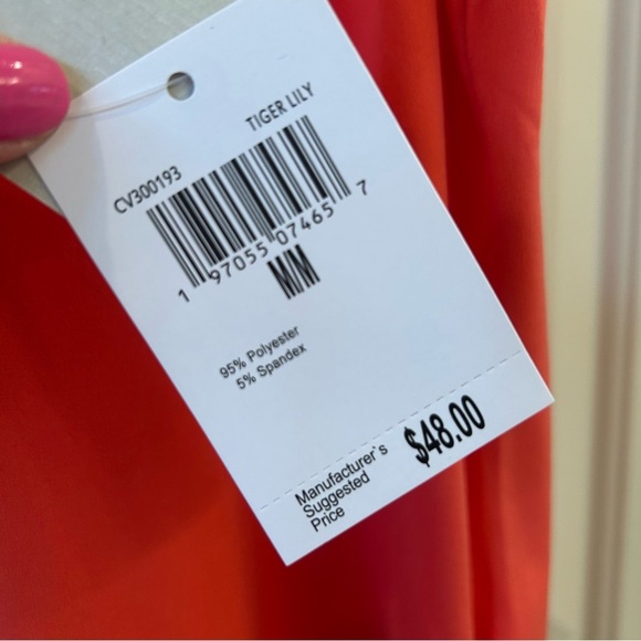 Carmen Marc Valvo Coral V-Neck Sleeveless Top with Gold Details Medium NEW - Picture 5 of 6